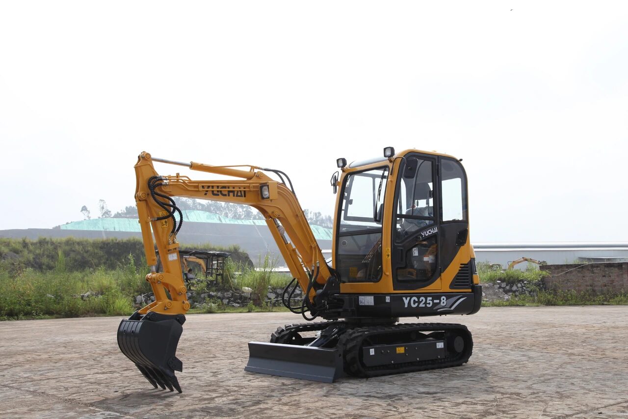 Мини-экскаватор Yuchai YC25-8 весом 3080 кг с двигателем Kubota — купить с ПСМ